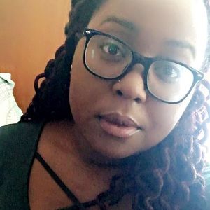 Meet your Posher, Courtney